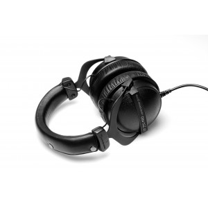 beyerdynamic DT 770 PRO 32 Ohm Closed Studio Headphones